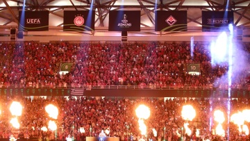 Τελικός UEFA Conference League: Σείστηκε η OPAP Arena στο άκουσμα του ύμνου του Ολυμπιακού - Δείτε βίντεο