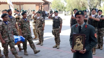 Κύπρος: Τα οστά 15 Ελλαδιτών ηρώων παραδόθηκαν στους συγγενείς τους - Διαβάστε τα ονόματά τους