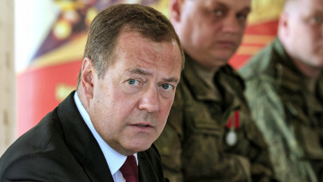 Πόλεμος στην Ουκρανία: Δεν μπλοφάρουμε για τα πυρηνικά, λέει ο Μεντβέντεφ - Πιθανός ο γενικευμένος πόλεμος με τη Δύση