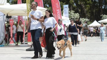 Woof festival: Για δεύτερη ημέρα συνεχίζεται η μεγάλη γιορτή για τα κατοικίδια που διοργανώνει το Topetmou.gr στο Πεδίον του Άρεως