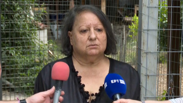 Καλαμάτα: Ζητούσαμε χρόνια βοήθεια, δεν ασχολήθηκε κανείς, λέει η μάνα της 29χρονης που ζει σε ξύλινο κλουβί