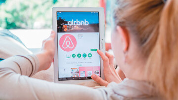 Airbnb: Η ετήσια μίσθωση ενός ακίνητου στην Ελλάδα δεν ξεπερνά τις 24 ημέρες
