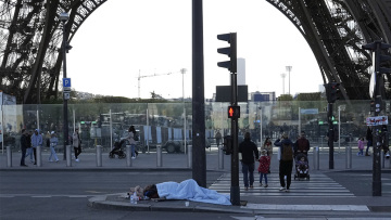 Γαλλία: Απομακρύνουν πάνω από 12.000 άστεγους από το Παρίσι ενόψει Ολυμπιακών Αγώνων