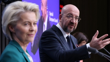  Politico: Ο Σαρλ Μισέλ συνωμοτεί κατά της Φον ντερ Λάιεν για να της στερήσει μια δεύτερη θητεία στην Κομισιόν