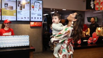 Εύα Μέντες: «Στα 40 μου ήμουν έγκυος. Ο κόσμος ήταν σε φάση, πω πω, κι εγώ απαντούσα, πού είναι το περίεργο;»