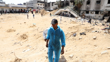 Γάζα: Μαζικοί τάφοι και σακούλες με πτώματα - Το νοσοκομείο Αλ Σίφα μετά την απόσυρση των ισραηλινών δυνάμεων