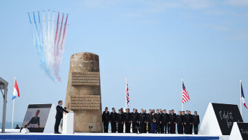 D-Day - Μακρόν: Τεράστια η ευγνωμοσύνη μας για όσους πολέμησαν κατά την απόβαση στη Νορμανδία
