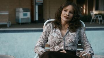 Σοφία Βεργκάρα για ερωτική σκηνή στην «Griselda»: «Αναρωτιόμουν αν ο φακός δείχνει την κυτταρίτιδα»