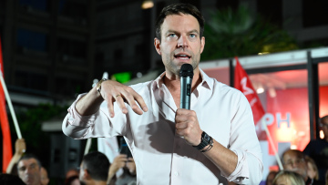 Κασσελάκης: Το πολιτικό σύστημα στη χώρα είναι βρώμικο - Χρειάζεται κάποιον να πάρει τη σκούπα και αυτός θα είμαι εγώ