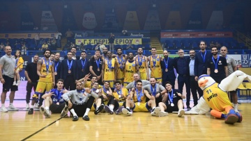 Basket League : Τρίτη θέση για το Περιστέρι, 75-71 τον Άρη - Δείτε βίντεο