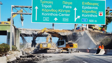 Ισθμός: Κατεδαφίζεται η γέφυρα - Σε ένα ρεύμα η κυκλοφορία στην Αθηνών - Κορίνθου και «μπλόκο» στα φορτηγά - Δείτε βίντεο 