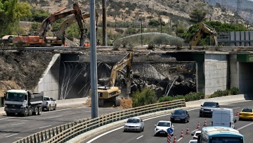 Κίνηση τώρα: Ακινητοποιημένη νταλίκα στην Αθηνών-Κορίνθου, στο ύψος της λεωφόρου Σχιστού  