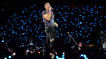 Coldplay: Το συγκρότημα που «έριξε» το ΟΑΚΑ - Δείτε βίντεο και φωτογραφίες