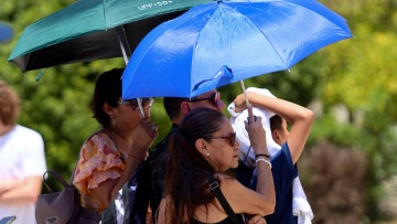 Καιρός - Καύσωνας: Οι 12 περιοχές που θα καούν με πάνω από 40 βαθμούς το μεσημέρι