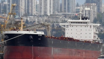 Υεμένη: Σε εξέλιξη η διάσωση του πληρώματος του ελληνόκτητου φορτηγού πλοίου Tutor που επλήγη από τους Χούθι