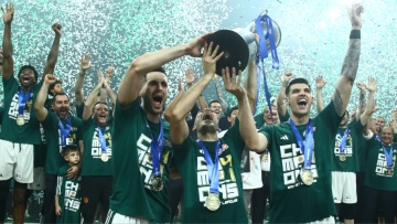 Η απονομή του τροπαίου του πρωταθλητή της Basket League στον Παναθηναϊκό - Δείτε βίντεο και φωτογραφίες