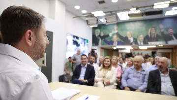 Ξεκίνησε η πρώτη κρίσιμη συνεδρίαση στο ΠΑΣΟΚ - Αντιμέτωπος με τους αμφισβητίες του ο Ανδρουλάκης 