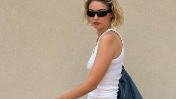 Τζίτζι Χαντίντ: Σε διακοπές με την 3χρονη κόρη της, μπικίνι που αναδεικνύει τους κοιλιακούς της