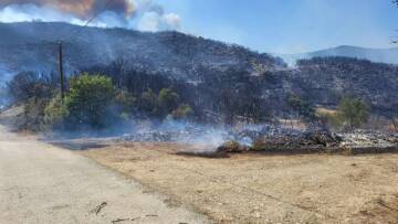 Μεγάλη φωτιά στην Αχαΐα, στον δήμο Ερυμάνθου - Τρεις φορές ήχησε το 112 για εκκένωση