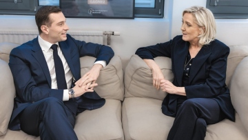 Le Monde: 170 διπλωμάτες κατά της ακροδεξιάς - Εξηγούν γιατί πρέπει να χάσει στις ερχόμενες εκλογές στη Γαλλία