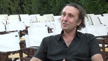 Ρένος Χαραλαμπίδης: Υπήρχαν θαυμάστριες που με περίμεναν έξω από το σπίτι μου, μου προκαλούσε τρόμο