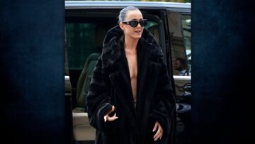 Κέιτι Πέρι: Εμφανίστηκε τόπλες στην Εβδομάδα Μόδας στο Παρίσι