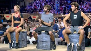 Survivor: Καταχειροκροτήθηκαν οι τρεις φιναλίστ, κατά την είσοδό τους στον στίβο μάχης - Οι πρώτες δηλώσεις πριν τον τελικό