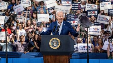 Σκοπεύω να κερδίσω τις εκλογές, επιμένει ο Μπάιντεν