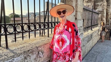 Έλον Μασκ: Η μητέρα του εξερευνά την Πλάκα 