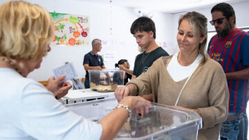 Κρίσιμες εκλογές στη Γαλλία: Ο ένας στους τρεις ψηφοφόρους αναμένεται να ψηφίσει υπέρ της Λεπέν