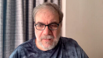 Δημήτρης Σταρόβας: Καταβάλλει προσπάθεια για να μιλήσει, είπε η σύντροφός του