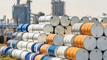 Πετρέλαιο: Άλμα πάνω από τα 105 δολάρια το Brent υπό τον φόβο κλιμάκωσης στα Στενά του Ορμούζ