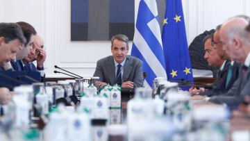 Μητσοτάκης για φωτιές: Απαιτείται ο καλύτερος δυνατός συντονισμός, ευχαριστώ τα στελέχη της πρώτης γραμμής