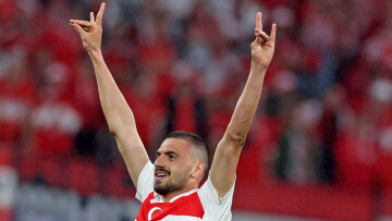 Euro 2024: Αντιδράσεις και πειθαρχική έρευνα της UEFA για τον Ντεμιράλ που έκανε το σύμβολο των Γκρίζων Λύκων στο ματς με την Αυστρία 