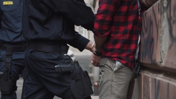 Σύλληψη 37χρονου ράπερ για κατοχή ναρκωτικών στα διόδια Πολυμύλου στην Κοζάνη