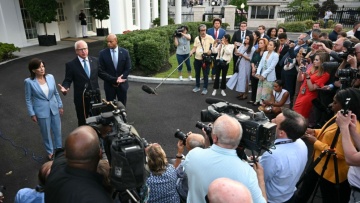 Οι κυβερνήτες των Καλιφόρνια, Μινεσότα, Νέας Υόρκης και Μέριλαντ επιβεβαιώνουν την στήριξή τους στον Μπάιντεν 
