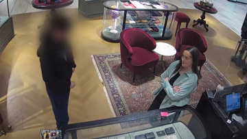 Βρετανία: Δασκάλα κακοποίησε σεξουαλικά δύο αγόρια - Κάμερα την κατέγραψε χαμογελαστή πριν παρασύρει σπίτι της έναν έφηβο