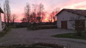 Οικογένεια πούλησε το σπίτι της στην Αγγλια και αγόρασε ολόκληρο χωριό στη Γαλλία