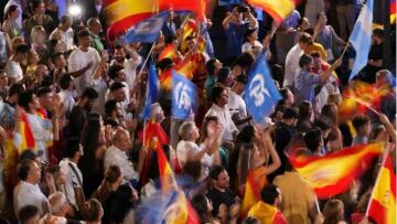 Βαρκελώνη: Διαδήλωση κατά του υπερτουρισμού με το σύνθημα «Φτάνει! Ας βάλουμε όρια στον τουρισμό»