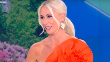 Μαρία Μπακοδήμου: Συγκινημένη στο φινάλε της εκπομπής της - Δείτε το βίντεο