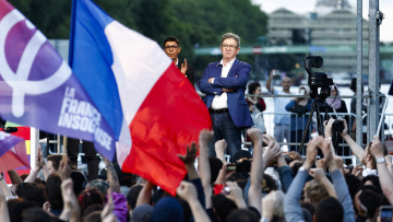 Ανατροπή στη Γαλλία: Πρώτο το Νέο Λαϊκό Μέτωπο του Μελανσόν χωρίς αυτοδυναμία, δεύτερος ο Μακρόν, τρίτη η Λεπέν