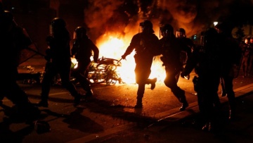 Εκλογές στη Γαλλία: Επεισόδια μετά τη νίκη της αριστεράς - Δείτε βίντεο