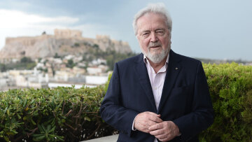 Νίκος Γκατζογιάννης: 40 χρόνια μετά την «Ελένη» κι ακόμα περιμένουμε μία συγγνώμη για τον Εμφύλιο