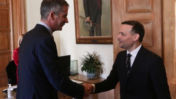 Κόντρα Δούκα με Μπακογιάννη: Δεν έχεις δικαίωμα να μου κουνάς το δάχτυλο - Είσαι αλαζόνας, να ανησυχήσουμε πριν ή αφού μιλήσεις με τον Θεό;