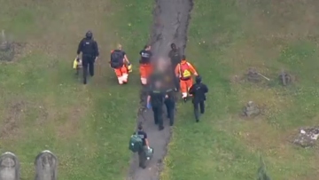 Βρετανία: Συνελήφθη σε νεκροταφείο ο δράστης της τριπλής δολοφονίας με τη βαλλίστρα