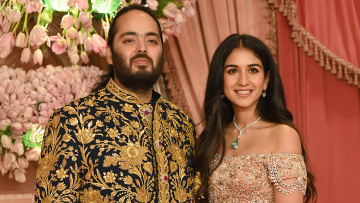 Ινδία - Ο γάμος της χρονιάς και της απόλυτης χλιδής: Παντρεύεται ο γιος του μεγιστάνα Αμπάνι - Η νύφη και οι διάσημοι καλεσμένοι