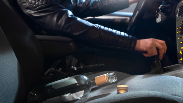 Θεσσαλονίκη: Μεθυσμένος 50χρονος τράκαρε με το αυτοκίνητο και επιτέθηκε στους αστυνομικούς