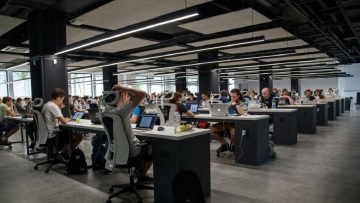 Έρευνα ΟΟΣΑ: Το 71% των επιχειρήσεων στην Ελλάδα δηλώνει δυσκολία στην εξεύρεση προσωπικού