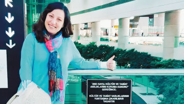 Ζεϊνέπ Μποζ στον Δανίκα: «Πήρα προσωπικά την επιστροφή των Γλυπτών του Παρθενώνα»