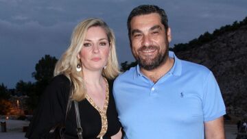  Μάνος Νιφλής: Η πρώτη αναφορά στο αγόρι που υιοθέτησε με την Ελισάβετ Μουτάφη από την Αφρική - Το τρίτο παιδί μας